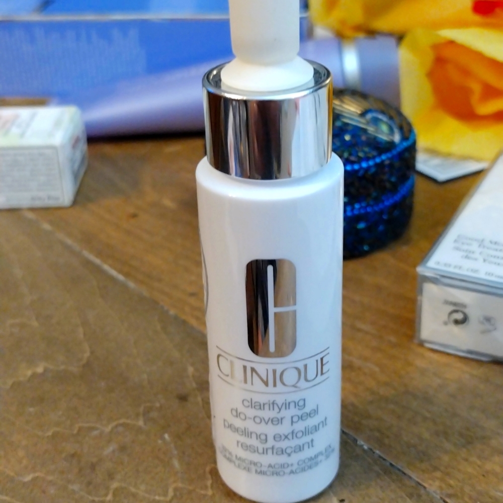 2/$25 NWT Clinique Clarifying Do-Over Peel